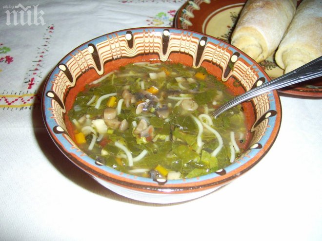 Гъбена супа със спанак