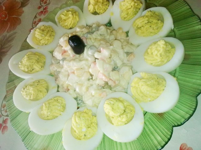 Пълнени яйца