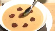 Крем супа от боб с наденица