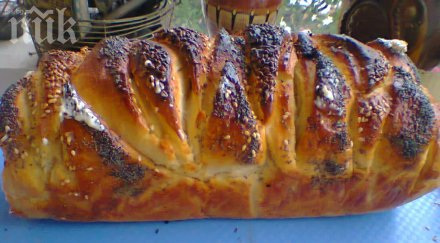 Ароматно хлебче със зехтин и чесън