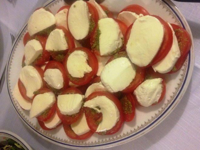 Празнична салата „Италиански домати”