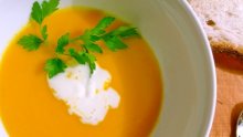Морковена крем супа с нахут