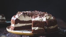 Какаова торта със сметанов крем