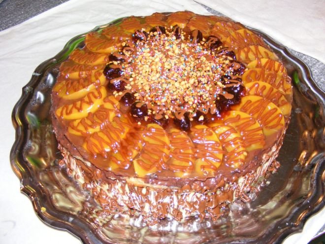Еклерова торта с праскови