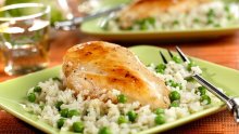 Пиле с ориз и грах