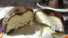 Италиански десерт с шоколад и извара
