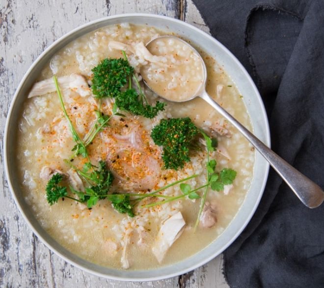 Пилешка супа с лук и ориз