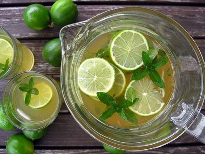 5 освежаващи и полезни детокс напитки 

