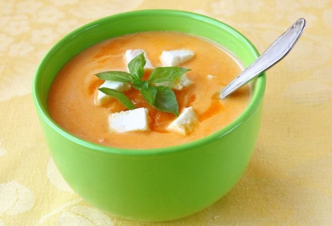 Морковена крем супа със сирене